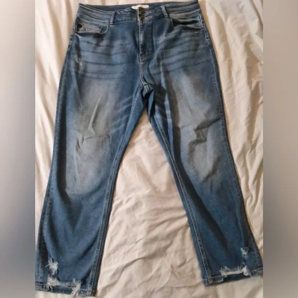 Women’s straight leg KANCAN jeans - size 18 - distressed jeans - Picture 1 of 5